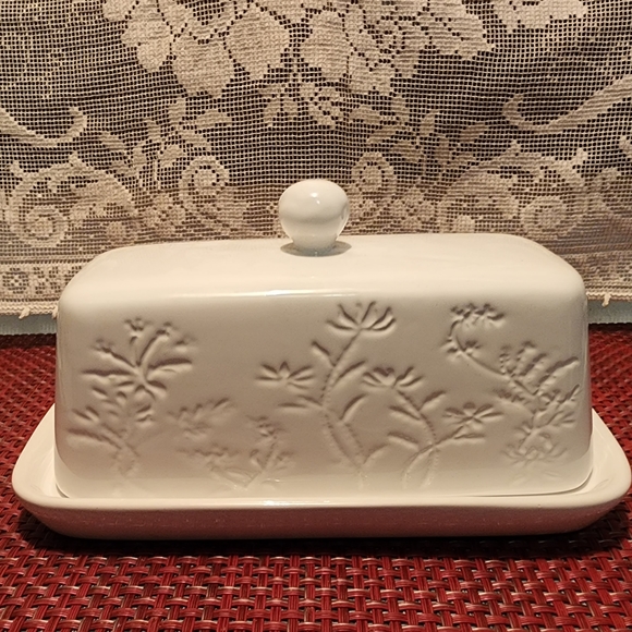Maison Other - White Floral Embossed ButterDish